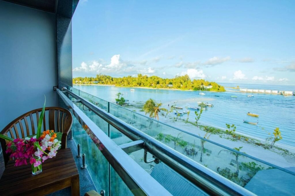 beach hotel guraidhoo